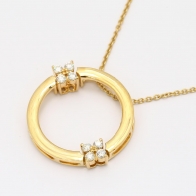 Fluttering white diamond circle necklace