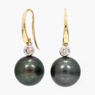 Collier black Tahitian pearl and champagne diamond shepherd hook earrings
